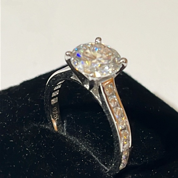 3 Ct Moissanite set in 925 Sterling Silver. - Picture 3 of 15